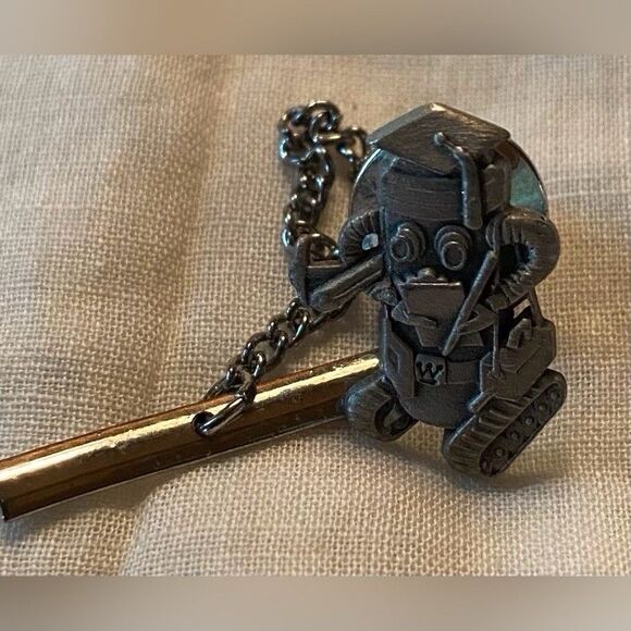 Men’s Tie Tack Robotics Graduation Silver Tone 1/2” - Picture 1 of 1